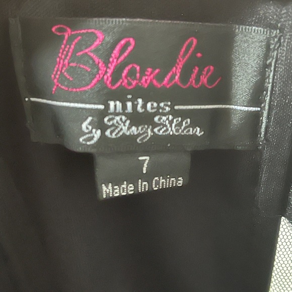 Beautiful size 7 dress - Picture 2 of 3